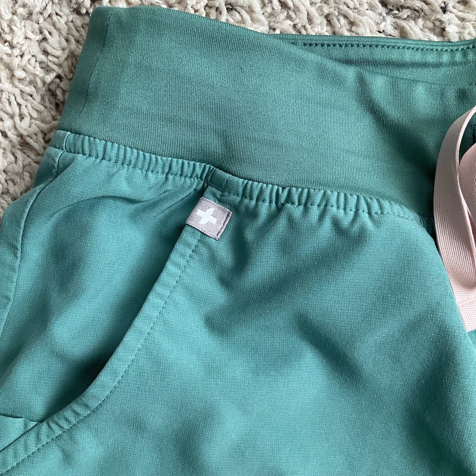 🔥FIGS Technical Collection Solid Green Jogger Sc… - image 3