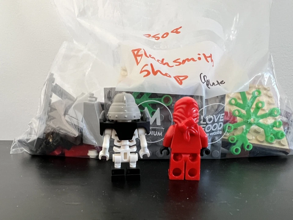 LEGO Ninjago 2508 Blacksmith Shop, photo 3 of 5