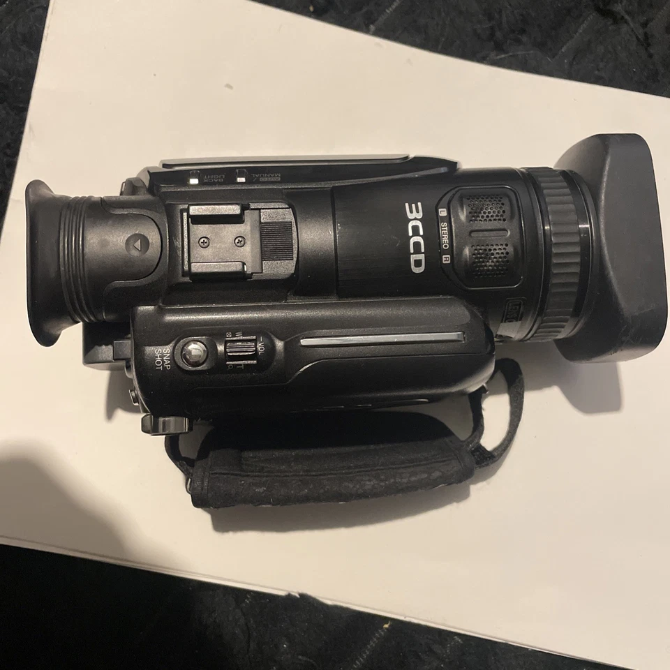 Videocámara JVC Everio GZ-HD7u HDD 60GB 1080i - Totalmente funcional Foto 2 de 4