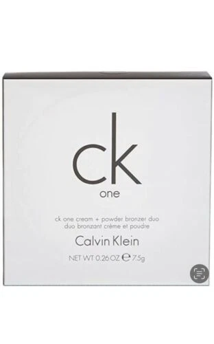 Calvin Klein 压粉彩妆古铜色、轮廓和高光