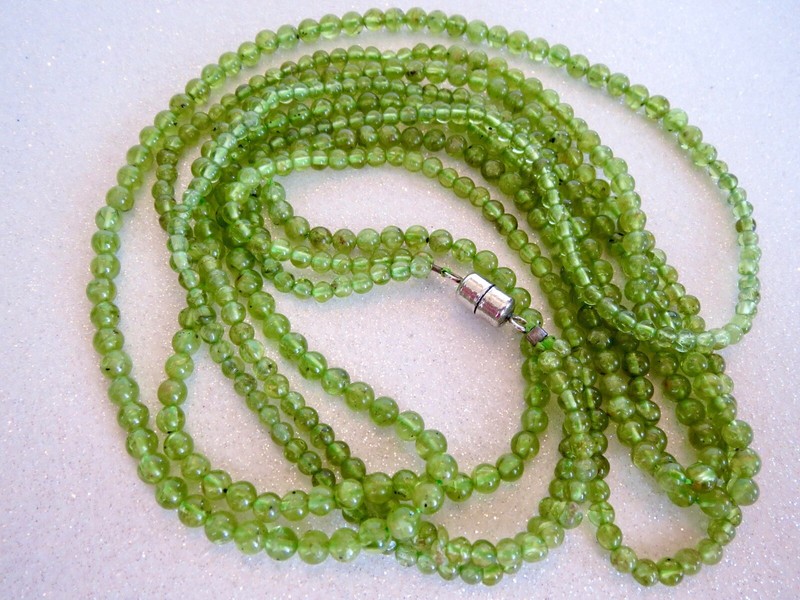 37 inch Natural 4mm Round PERIDOT BEAD STRAND NECKLACE Magnet Clasp 
