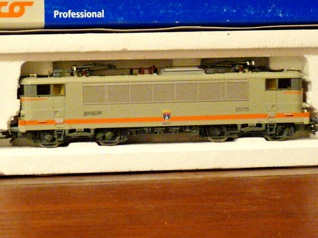 ROCO . Locomotive électrique BB-22201 . SNCF REF 4304194 S HO . EUR 128