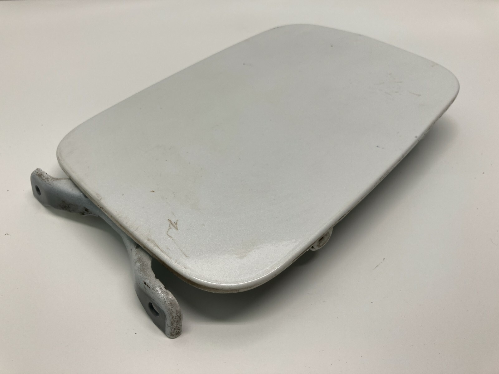 2000-2006 Mazda MPV Fuel Filler Door Lid Gas Cover 25D Whitewater Pearl OEM thumbnail 4