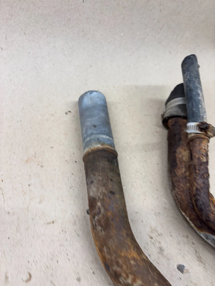 Dodge D100 W150 D350 1981 83 84 86 1993 OEM cuello de llenado de combustible tubo de metal y cubierta Foto 4 de 4