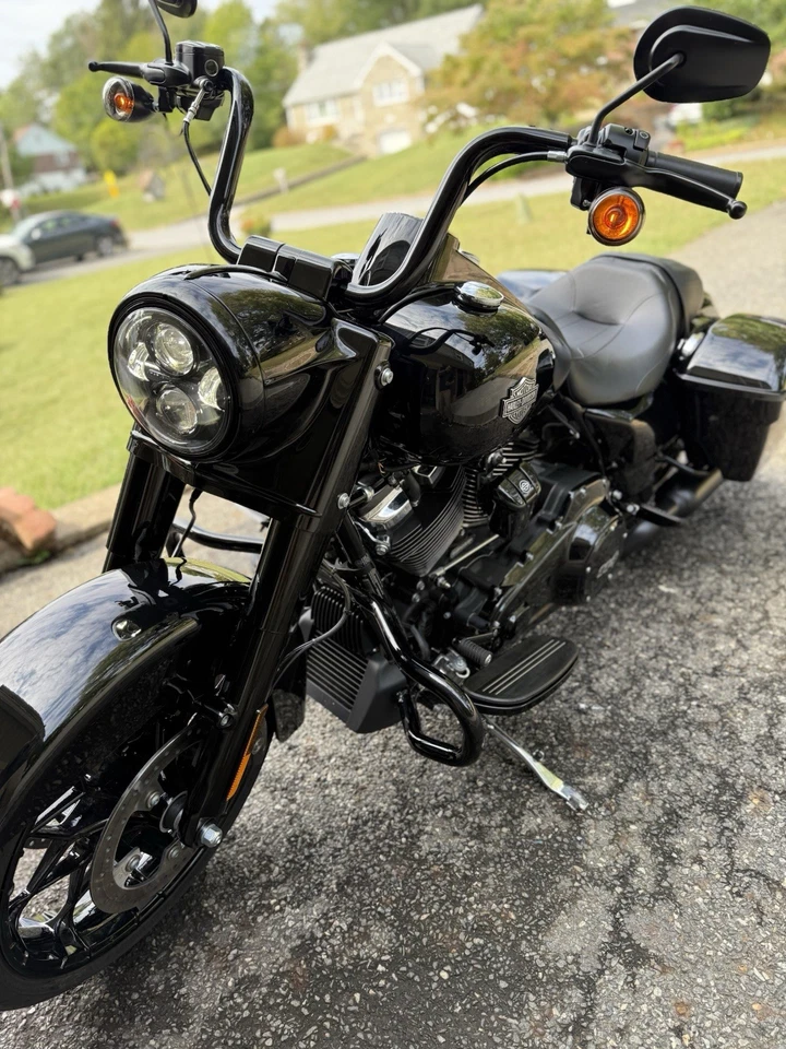 2023 Harley-Davidson Touring  - Image 3 of 4