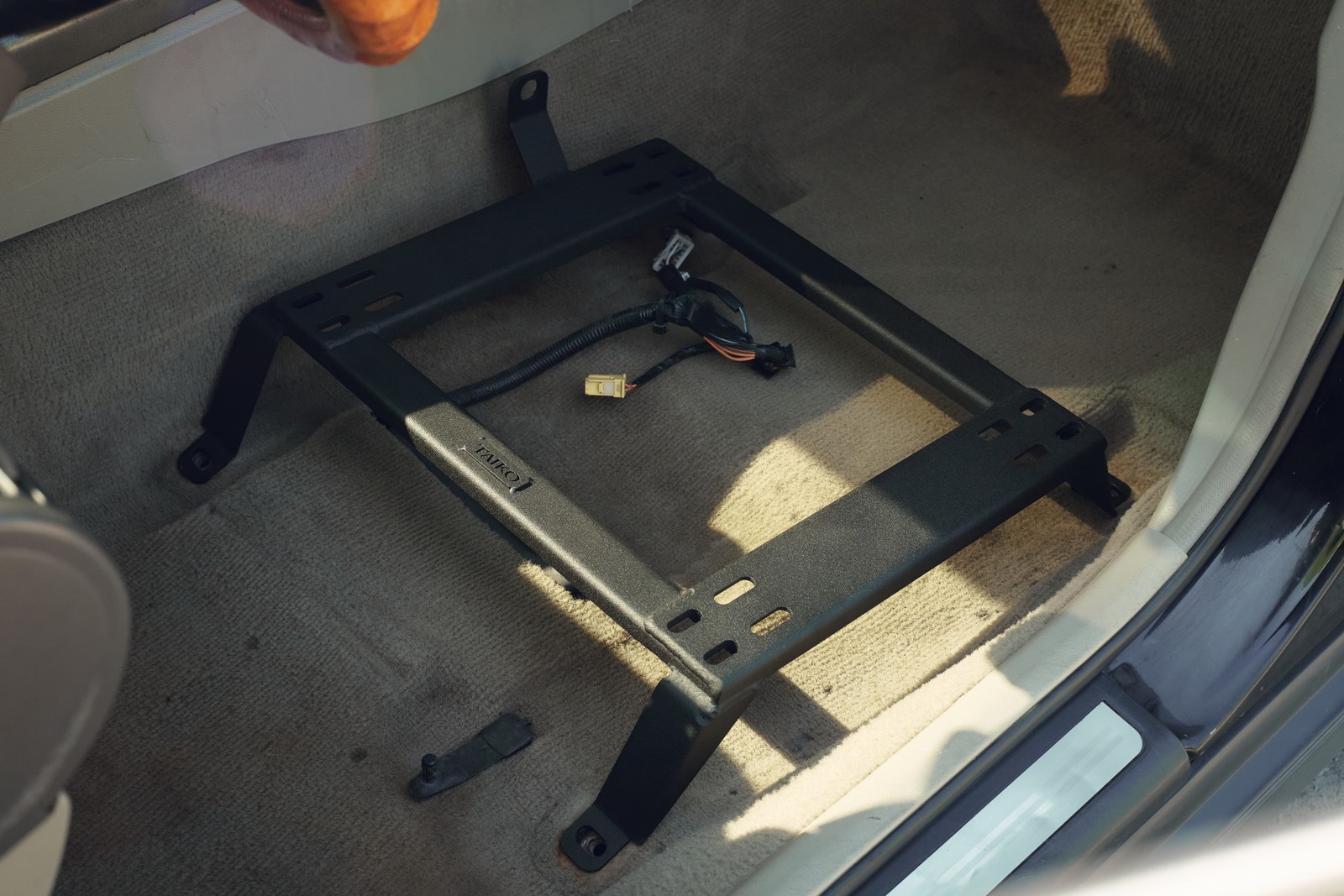 Taiko Pair L+R Racing seat bracket adapter for Infiniti G35 Nissan Skyline Sedan