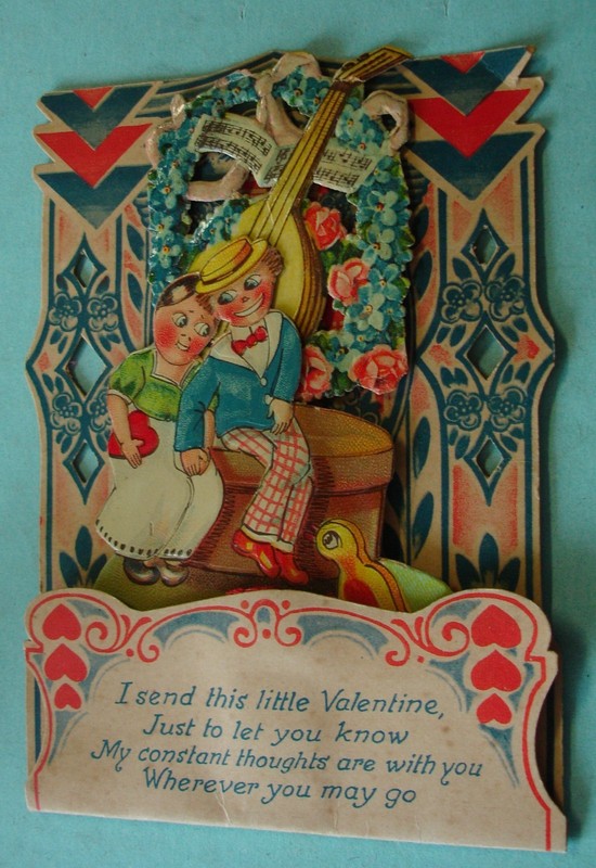 Valentine's Day Card Stand Up Boy & Girl Mandolin Wreath Duck Toy Doves GERMANY