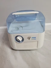 Vicks V3900-uv Germ Free Cool Mist Humidifier  Excellent Condition