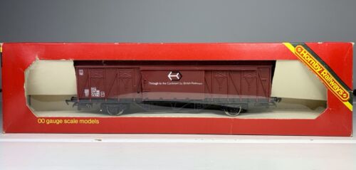 Hornby R738 OO Gauge BR 20 Ton HFS Anglo-Continental Ferry Van Brown - VNM Boxed - Picture 4 of 13