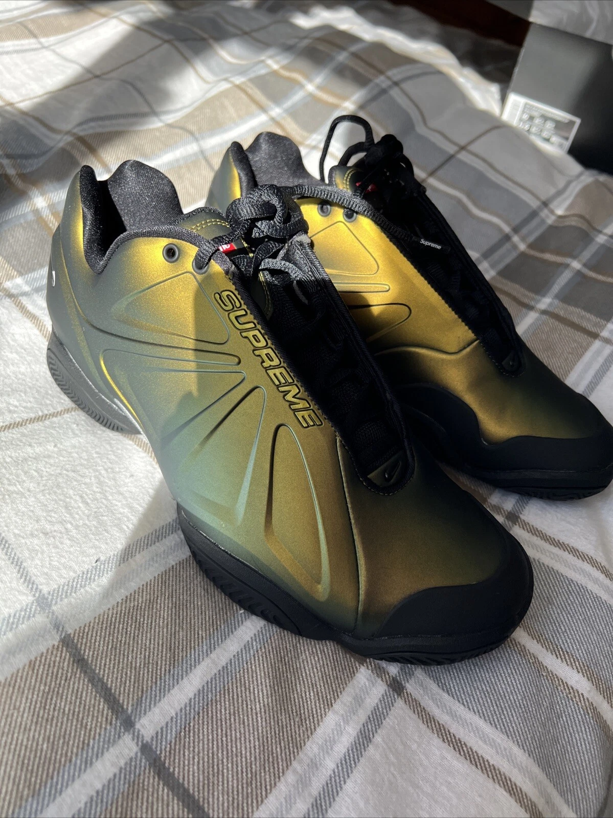 Nike Air Zoom Courtposite SP Nike X Supreme Gold neuf dans sa boîte UK homme taille 9
