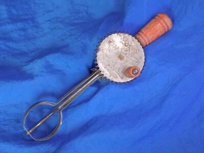 BEATS ANYTHING In A Cup Or A Bowl Mini Egg Beater Children's Size Vintage
