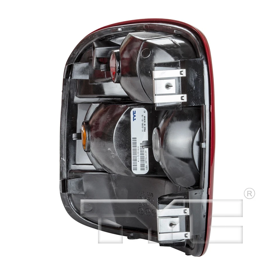 Conjunto de luz trasera derecha TYC para Chevrolet Silverado 1500 1999-2003 Foto 3 de 4