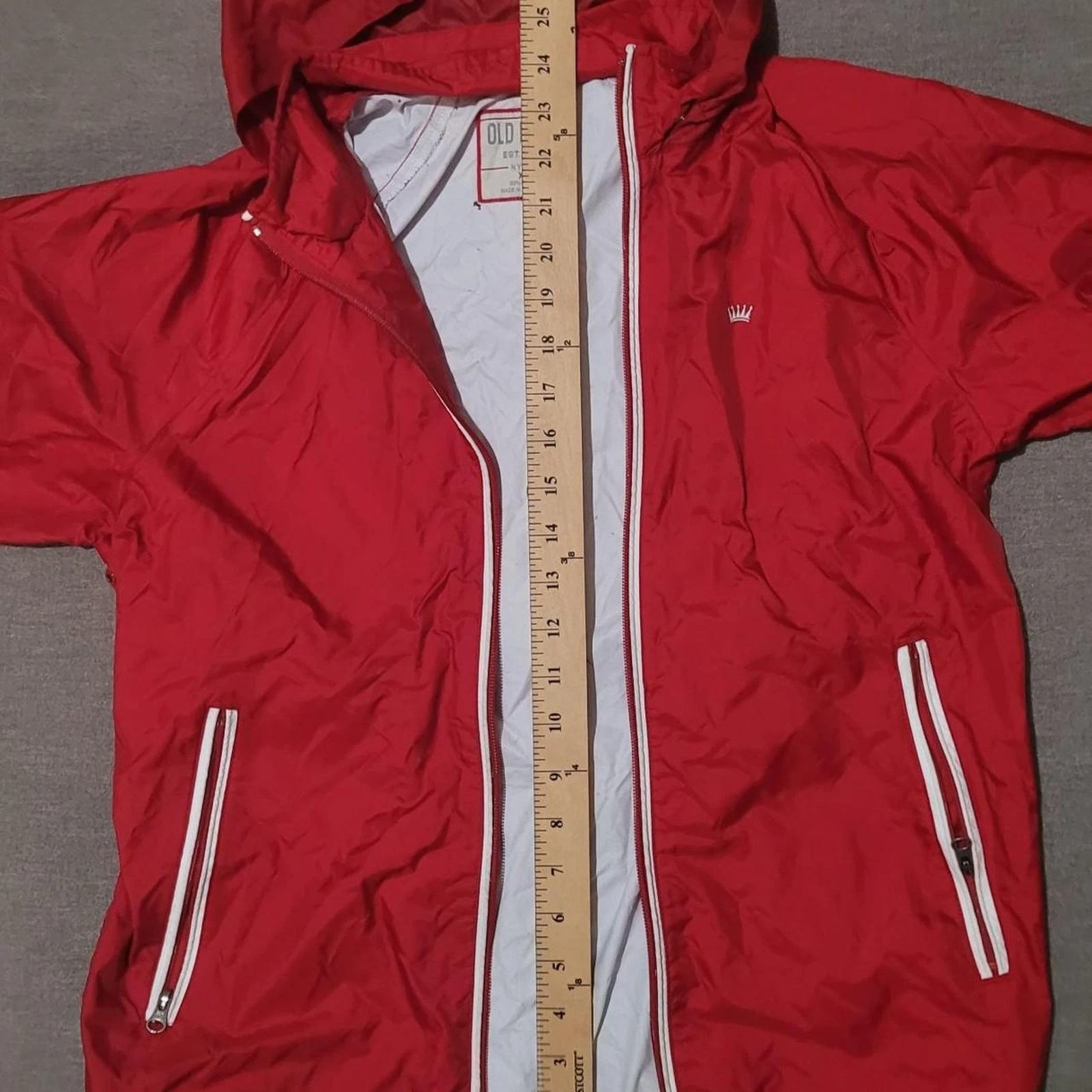 Vintage Vibes Old Navy Hooded Windbreaker in Scotty Red - product detail image 3