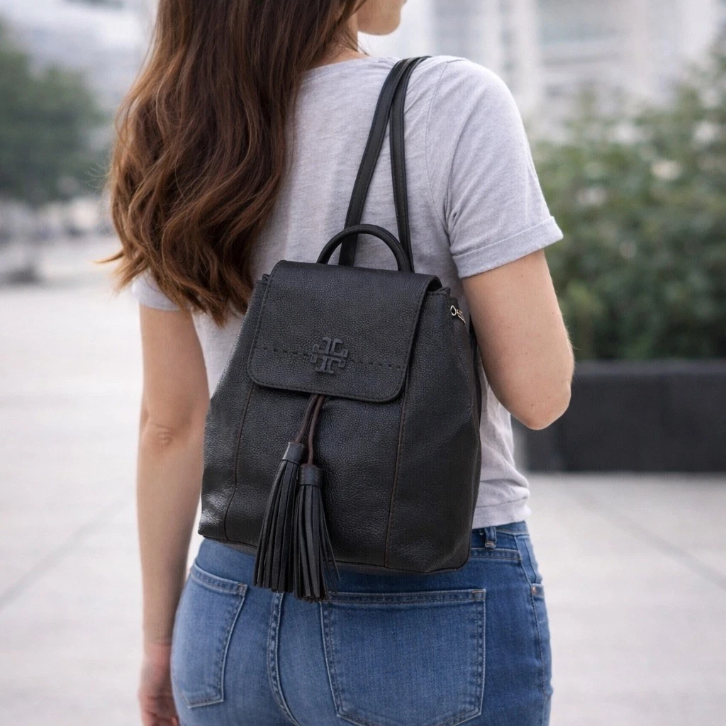✨極美品✨トリーバーチ テア ミニ バックパック リュック レザー エンボス　茶 ✨極美品✨トリーバーチ テア ミニ バックパック リュック レザー