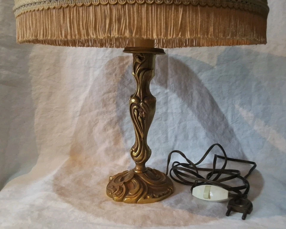 Ancienne Lampe De Chevet Bronze 1960 style Louis XV Rocaille Abat jour D’origine - Photo 3/4