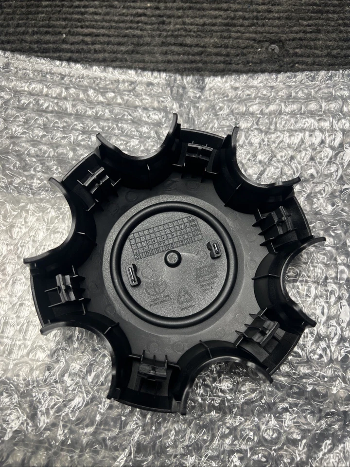 Tapa central 16-22 Toyota Tacoma OEM 42603 YY290 (NUEVO) carbón PT280-35160 -CC Foto 2 de 3