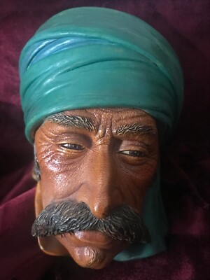 BOSSONS OF CONGLETON KREIDEGESCHIRR FIGUR ''ALBANISCH''