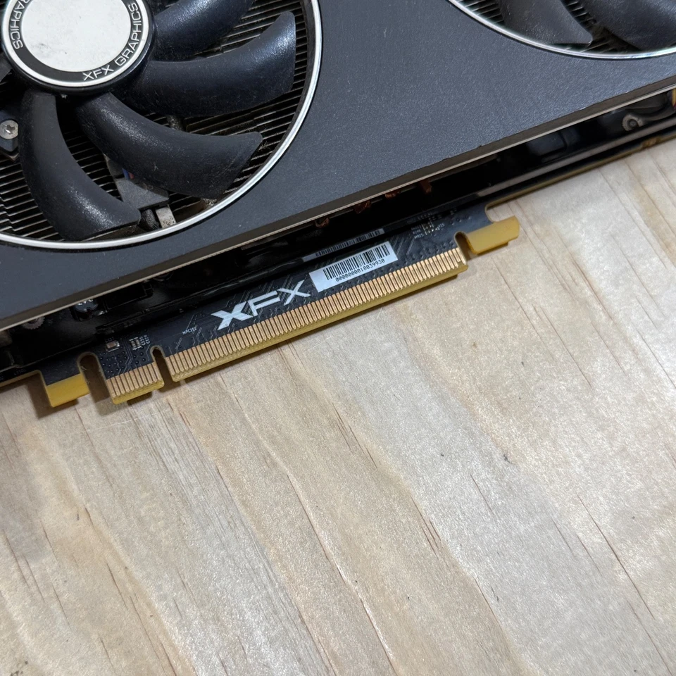 XFX AMD DD Radeon R9 270X 1050M BOOST 2GB GDDR5 Desktop Graphics Card - Image 2 of 4