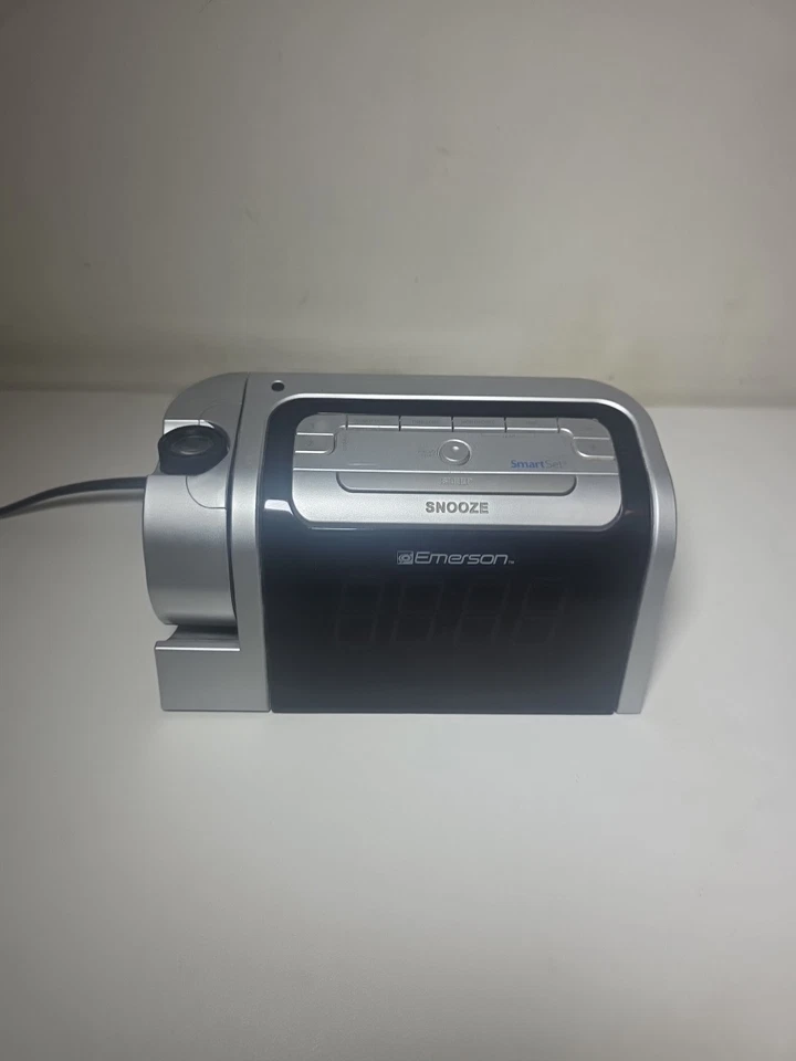 Emerson Smart Set CKS3518 Reloj Despertador Radio AM/FM con Proyector de Tiempo (Probado) Foto 4 de 4