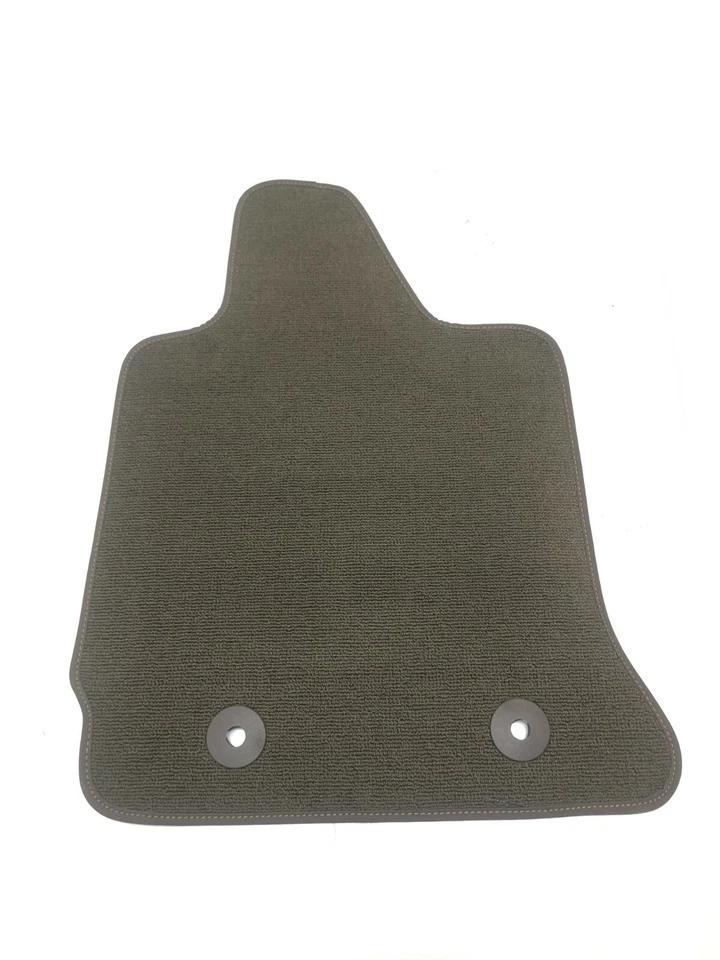 Juego de alfombrillas Chevrolet Corvette 2014-2020 Brownstone GM 19302804 Foto 4 de 4