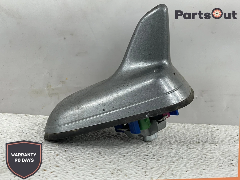 ANTENA RADIO TECHO ALETA TIBURÓN AUDI A6 A5 2011-2015 OEM 4G0035503 OEM Foto 2 de 4