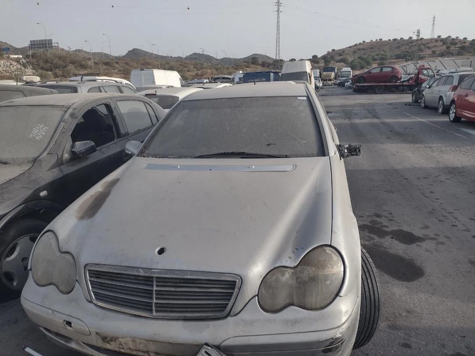 Apoyabrazos Central para MERCEDES-BENZ CLASE C (BM 203) BERLINA 2000 1797413 - Imagen 2 de 4