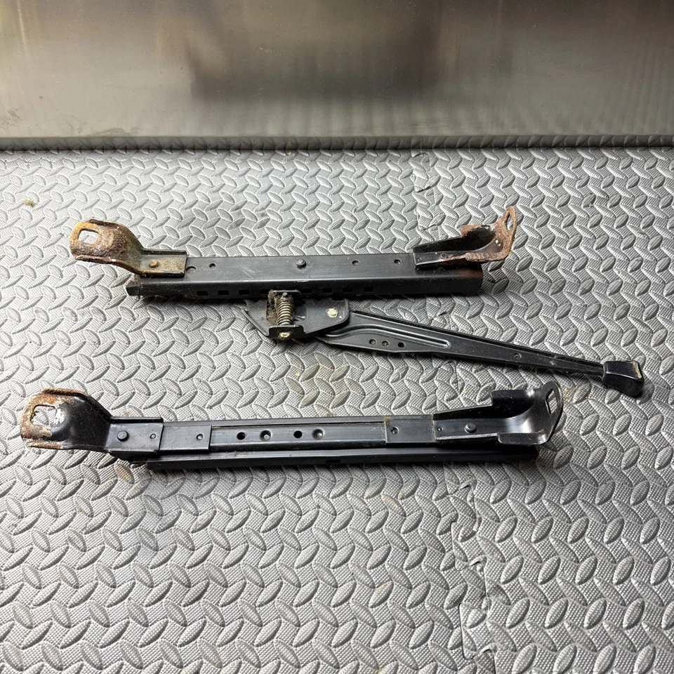 Toyota Land Cruiser BJ60 FJ60 1980-1985 asiento R derecho rieles asientos de riel Foto 2 de 4