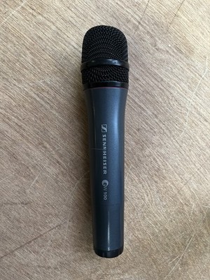 Sennheiser SKM100 Handheld Transmitter   790,000-822,000 MHz