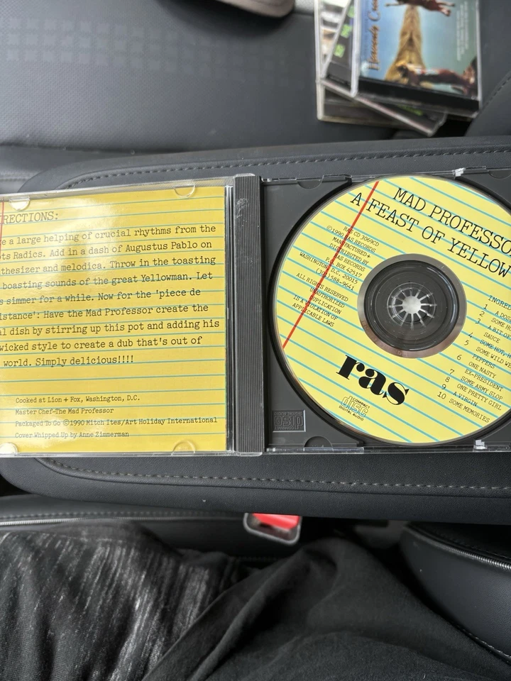 A Feast Of Yellow Dub Cooked By The Mad Professor (CD 1990) Dancehall Reggae Foto 3 de 3