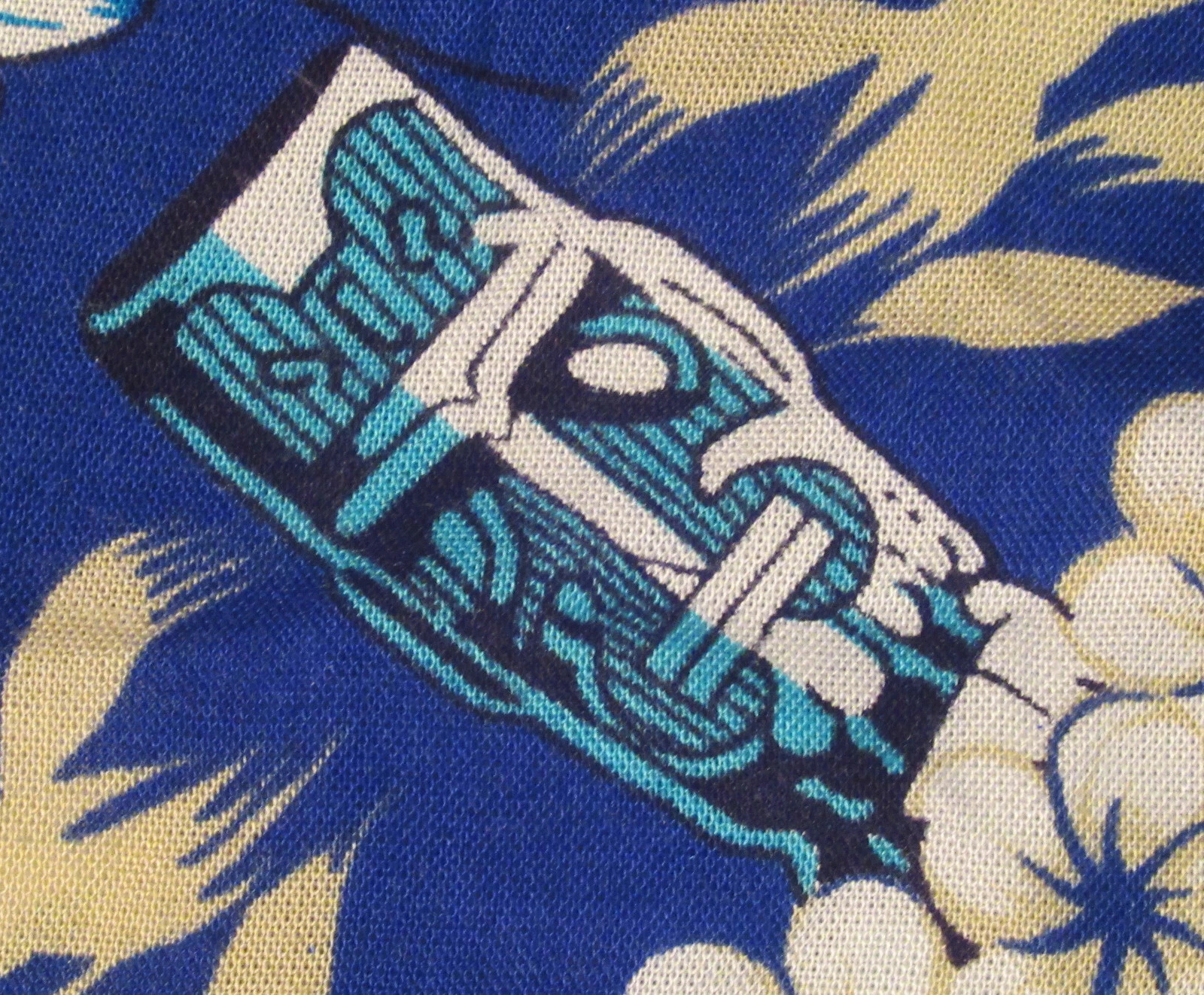 Studio 35 tiki hibiscus floral button front Hawaiian shirt size LARGE