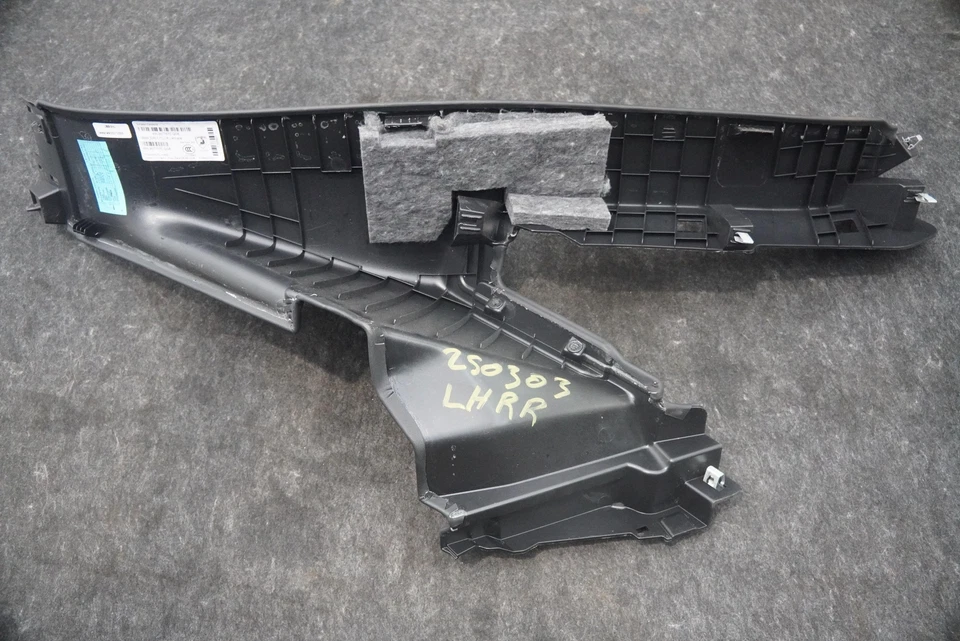 Rear Left Lower C Pillar Cover Trim Panel Black 4ML867767 Lamborghini Urus 2019 - Image 4 of 4