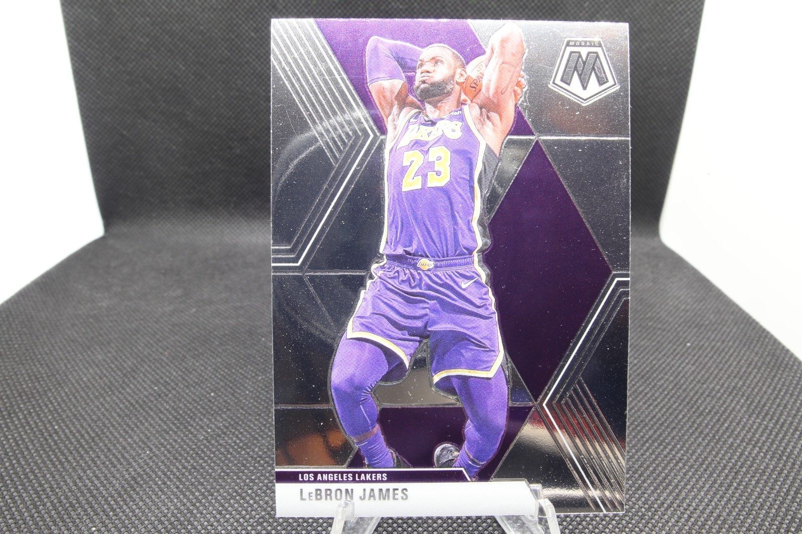 2019-20 Panini Mosaic - LeBron James #8