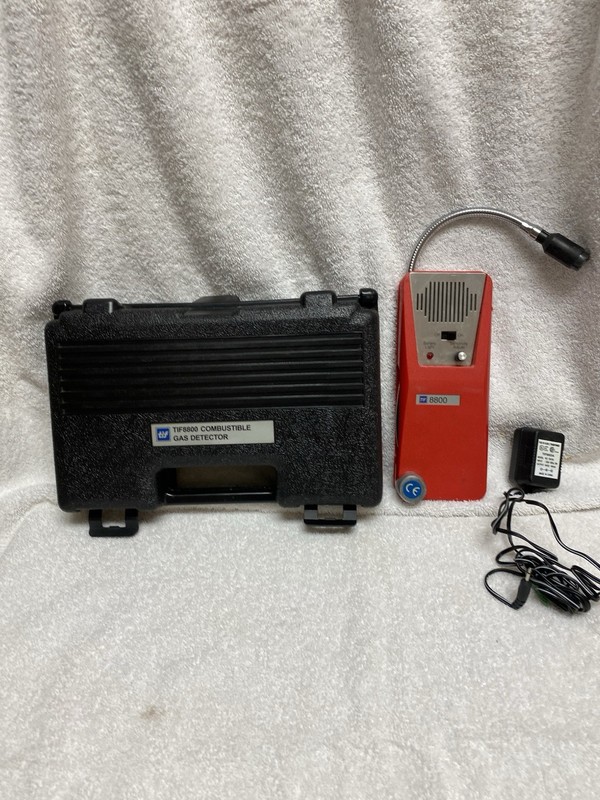 TIF8800 Combustible Gas Detector w/ Charger And Case Fully Tested And Working