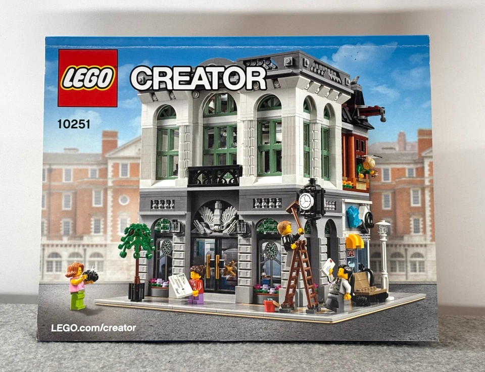 LEGO Brick Bank (10251) with MiniFigs and Manual, No Box - Image 2 of 4