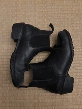 Blundstone Black Leather Heeled women’s Chelsea Boot US 9 / EU 39