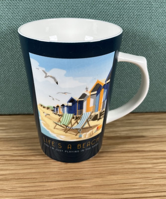 Elgate 12 cm ''life's A Beach and I'm Just Playing In The Sand'' Keramik Latte Becher