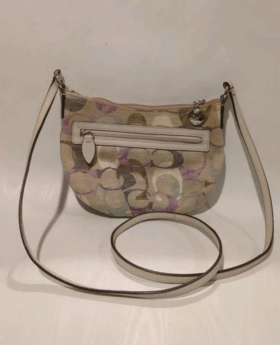 Borsa a tracolla Coach Y2K Signature in tela plissettata con schienale oscillante 8"x 5"