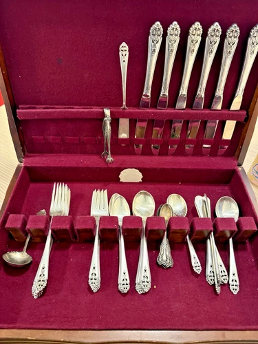 INTERNATIONAL Sterling WILD ROSE and Queens Lace SILVER FLATWARE Set