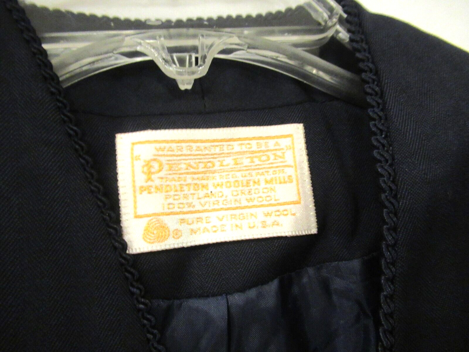 Pendleton navy blue blazer, fully lined, one butt… - image 6