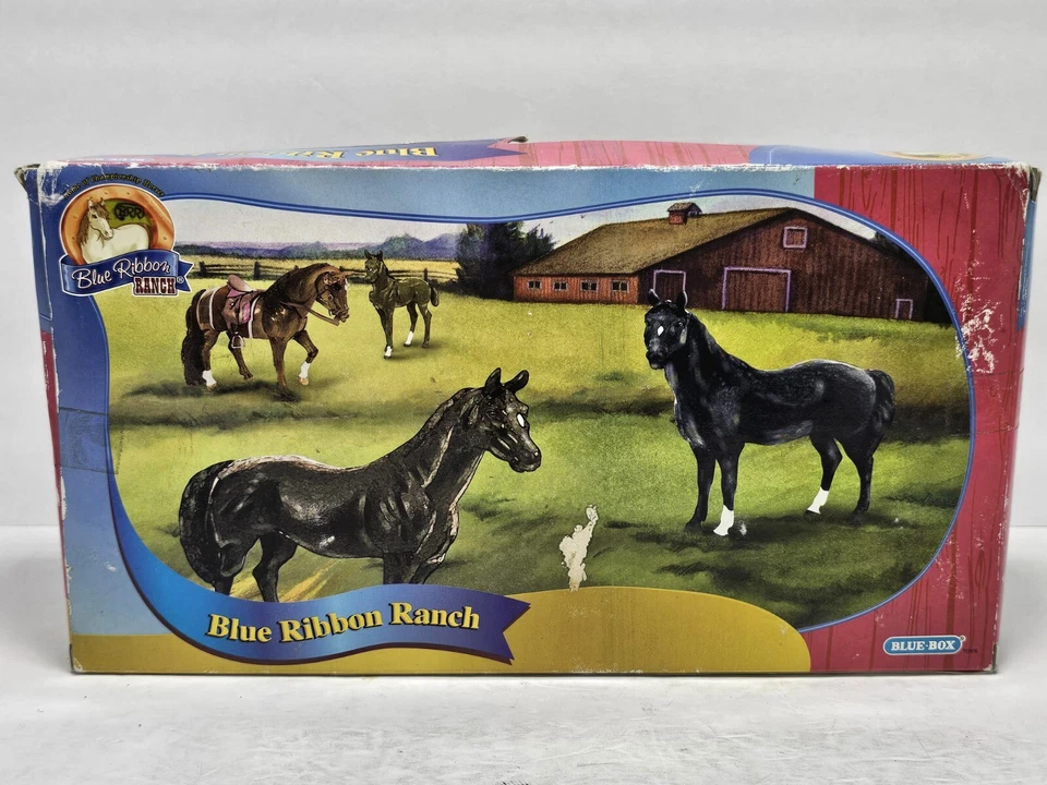 CINTA AZUL RANCHO Caballos Flocados #30242 Caja Azul Juguetes Sillín De Colección Fieltro Pony Foto 3 de 4