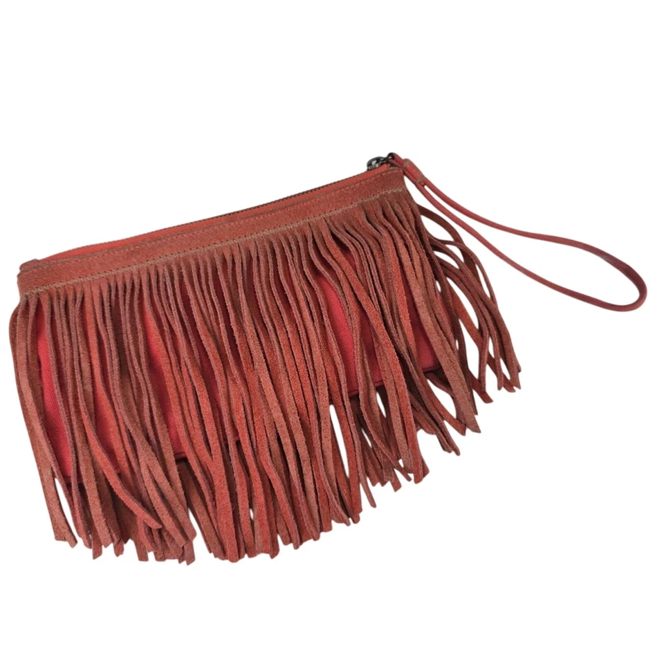 Cartera Muñequera de Gamuza Coral con Flecos Western American Eagle AEO Hippie Foto 3 de 4
