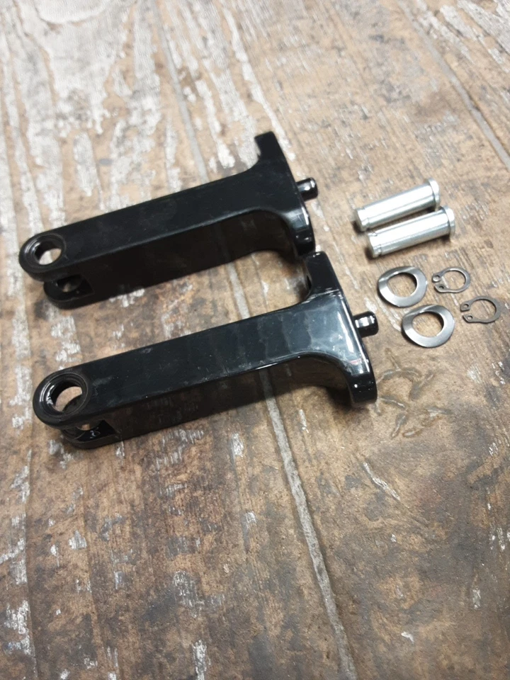 Soportes de montaje de clavija de pie de pasajero Harley Davidson Street Glide Touring 17-24 Foto 3 de 4