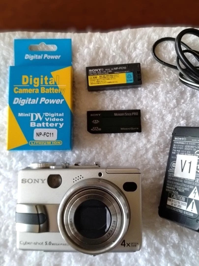 Sony Cyber-shot DSC-V1 Digital Cameras for sale - eBay