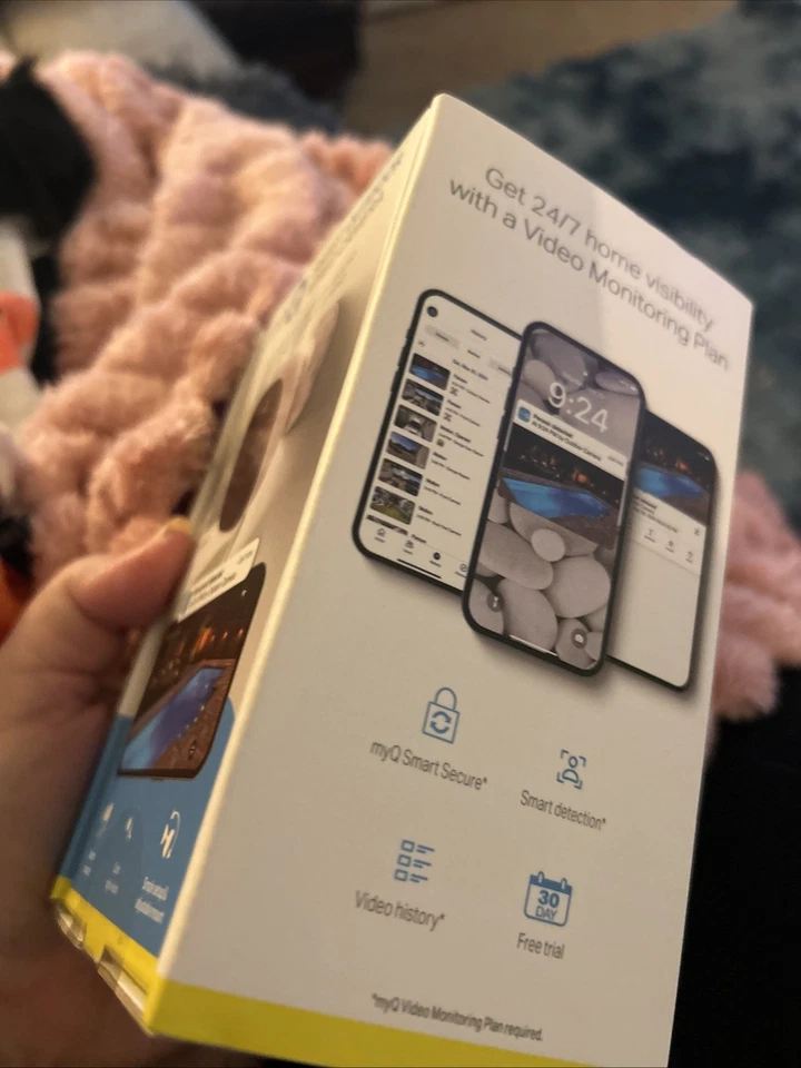 Chamberlain - myQ Smart Outdoor Home Security Camera - White - Image 2 of 4