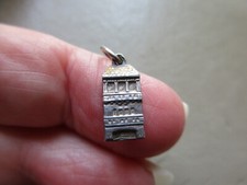 ANTIQUE VINTAGE RARE INNSBRUCK GOLD ROOF BUILDING TRAVEL CHARM PENDANT BRACELET