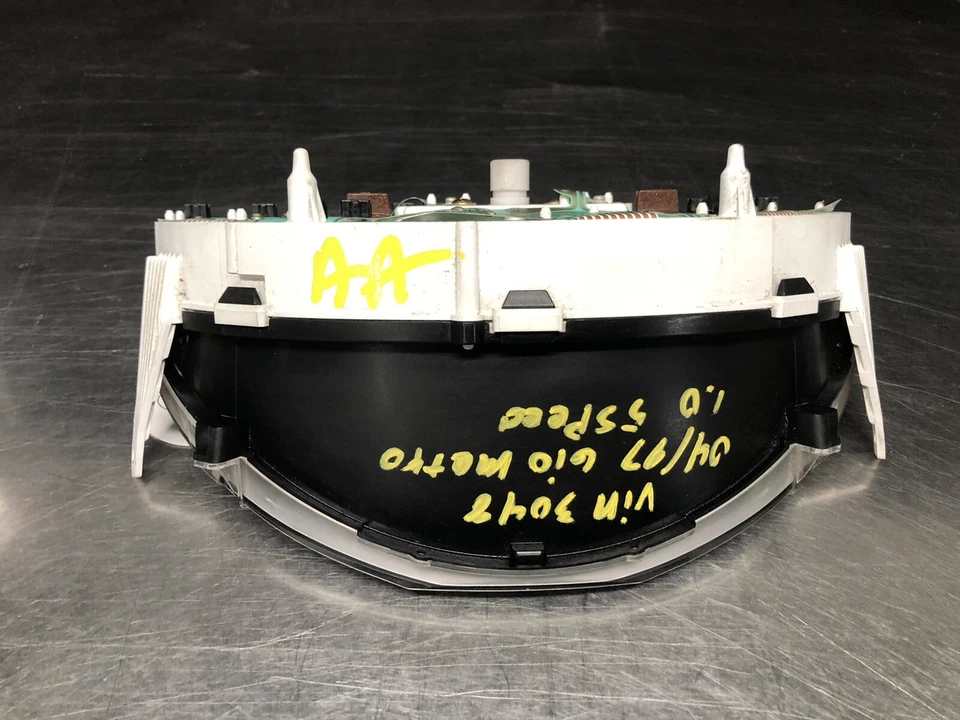 Chevrolet Metro 1996-2000 cuadro de instrumentos velocímetro de 2 puertas Foto 2 de 4