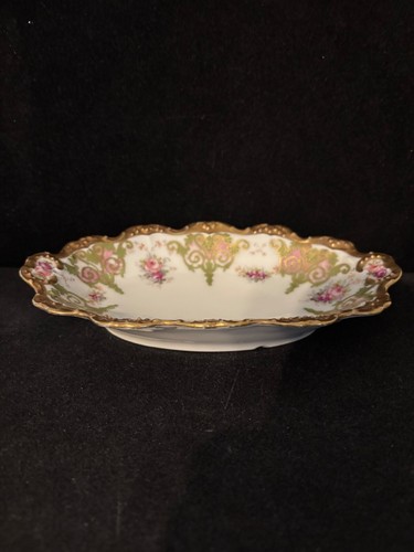 VINTAGE LIMOGES LDBC FLAMBEAU HAND PAINTED SMALL OVAL DISH WITH GOLD TRIM 7-½" - Picture 2 of 9