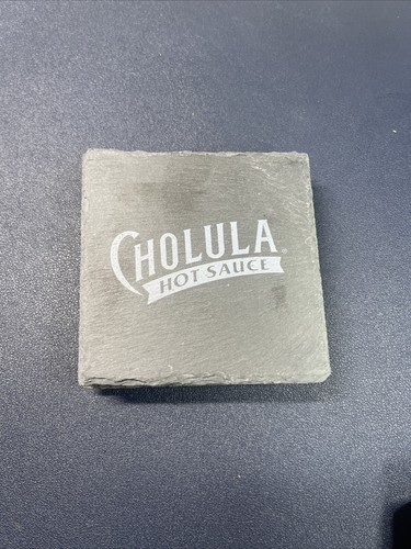 Juego de 4 posavasadas de piedra de pizarra de borde natural negro cuadrado, salsa caliente Cholula - Imagen 6 de 6
