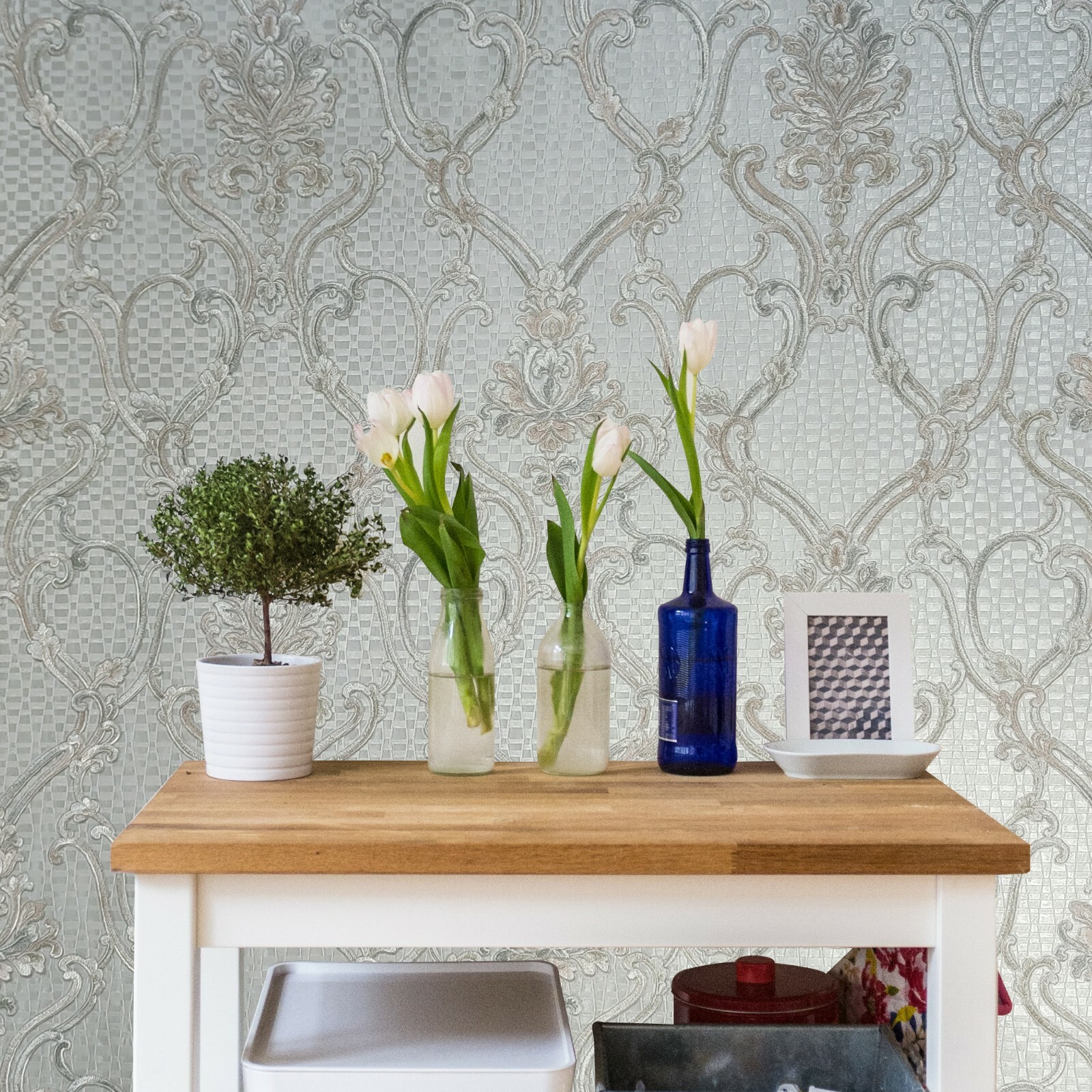 Embossed floral Victorian damask Silver Gray Bronze metallic wallpaper damask 3D