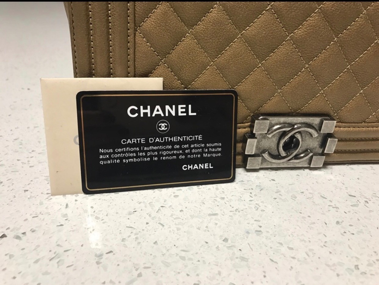 CHANEL Old Medium LE BOY Brown Caviar Quilted Flap Ba… Gem